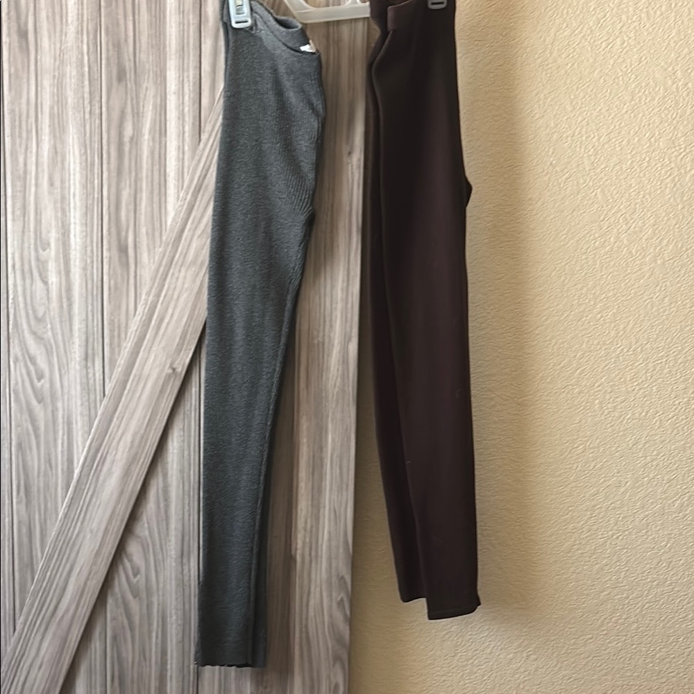 Candie's Gray and Brown Leggings Sleek Design
